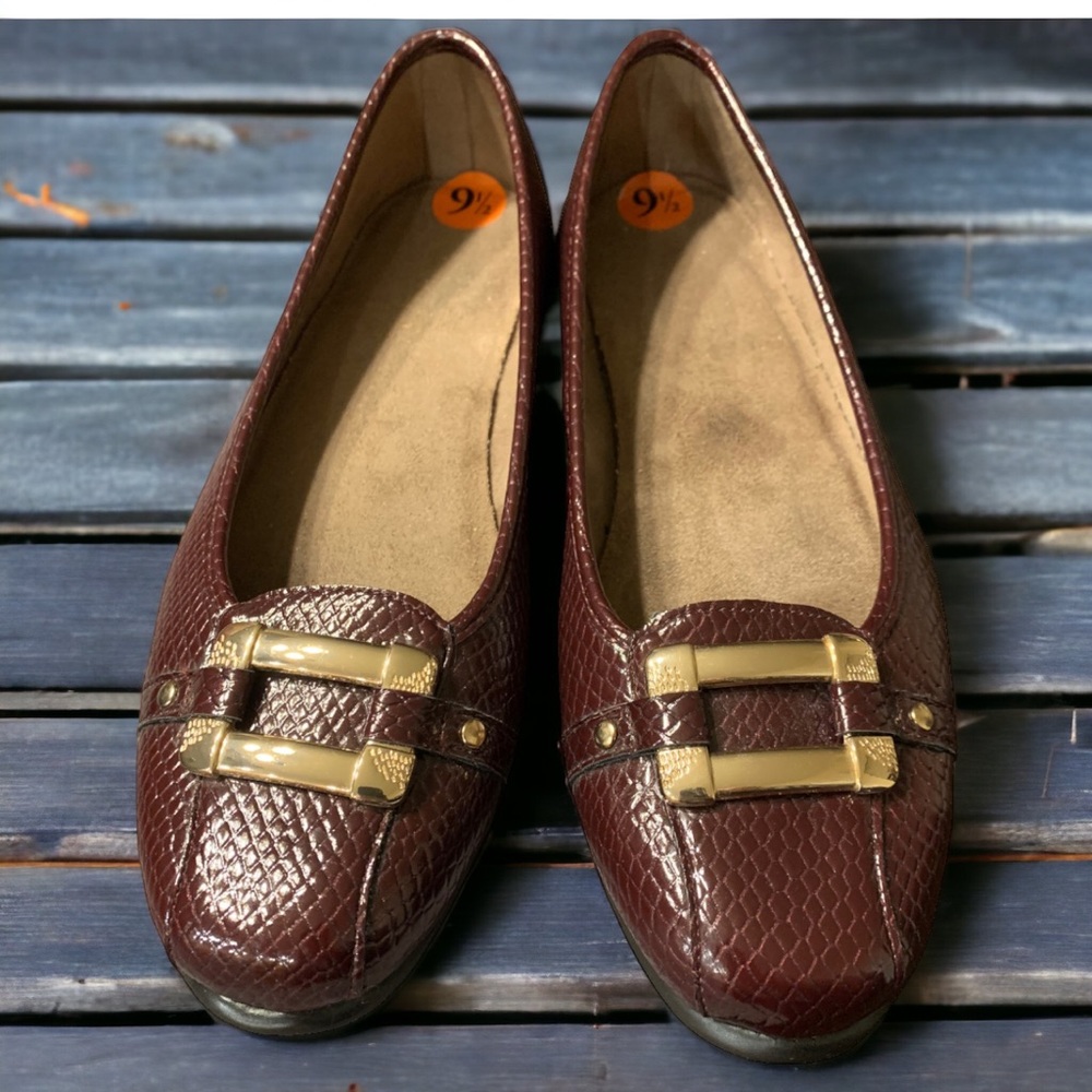 Leathers Loafers By BORN Women Sz 9.5
